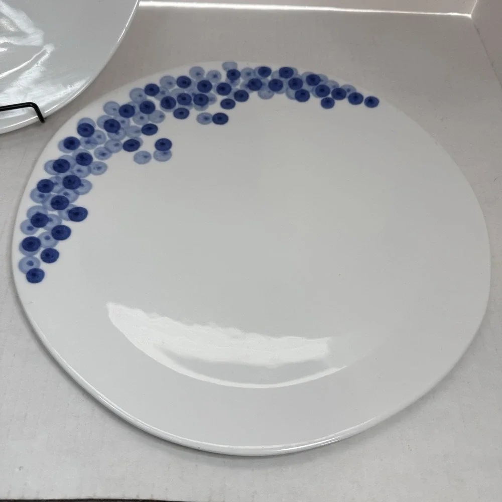 Crate & Barrel Rika Blueberries DINNER PLATE 10 3/4